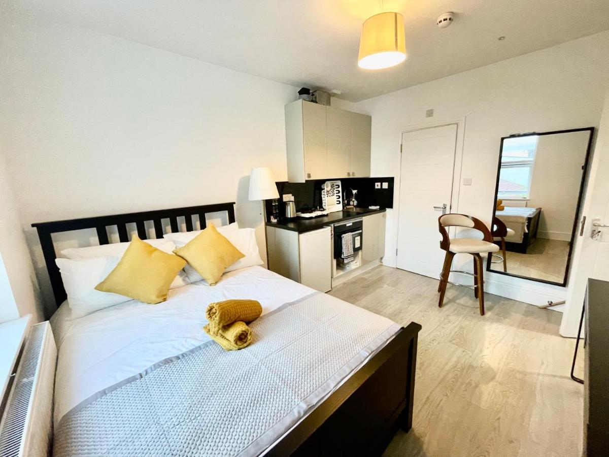 Appartamento Lovely Self Contained Now Available Londra